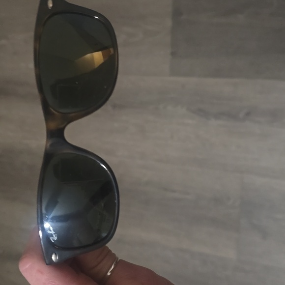 Rayban New Wayfarer Sunglasses - Picture 1 of 6